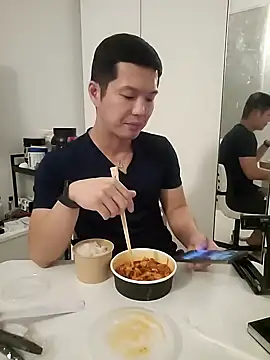 woonee827372 online show from 09/10/25, 03:55