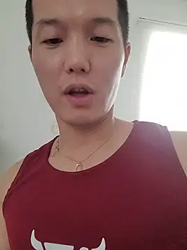 woonee827372 online show from 10/12/25, 11:00