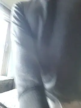 woonee827372 online show from 11/30/25, 01:17