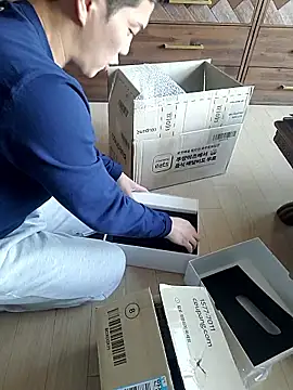 woonee827372 online show from 12/01/25, 04:57