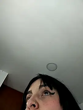 KARINNA  RAVEN online show from 10/23/25, 01:37