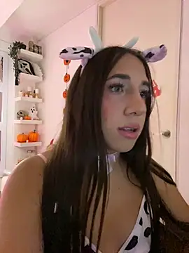 Snapshot of Tiana_Paez1 chatting on 10/18/25, 04:58 Tiana Paez1 online show from 10/18/25, 04:58