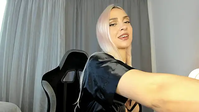 Snapshot of _Miss_Valentina_ chatting on 09/22/25, 06:30 Miss Valentina online show from 09/22/25, 06:30