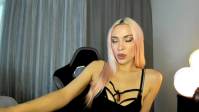  Miss Valentina  online show from 11/08/25, 09:13