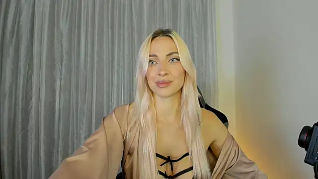  Miss Valentina  online show from 04/07/26, 04:20