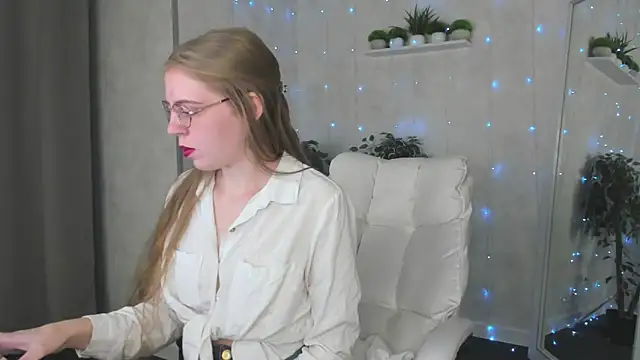 Joann Shermann online show from 10/23/25, 01:15