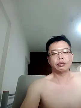 Snapshot of akumasian chatting on 06/05/26, 10:21 akumasian online show from 06/05/26, 10:21