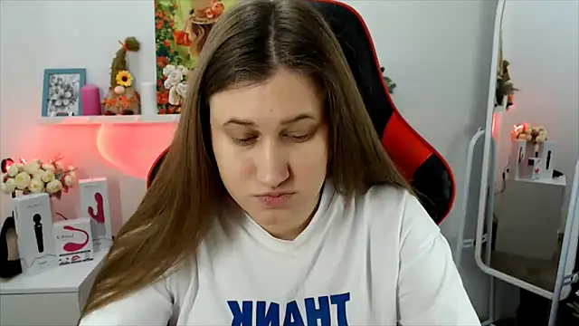 Lucky Lana online show from 12/15/25, 02:50