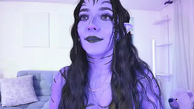 ariana bae  online show from 10/31/25, 01:02