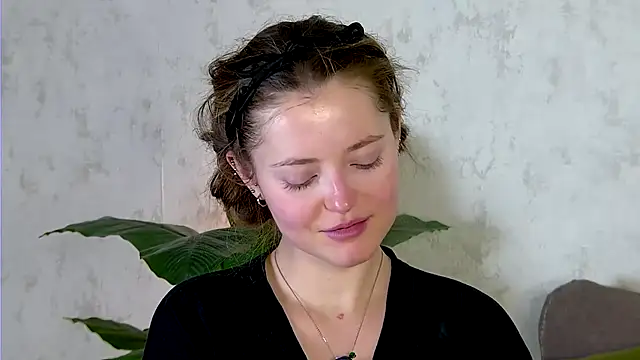 AshleyD  online show from 12/05/25, 01:32