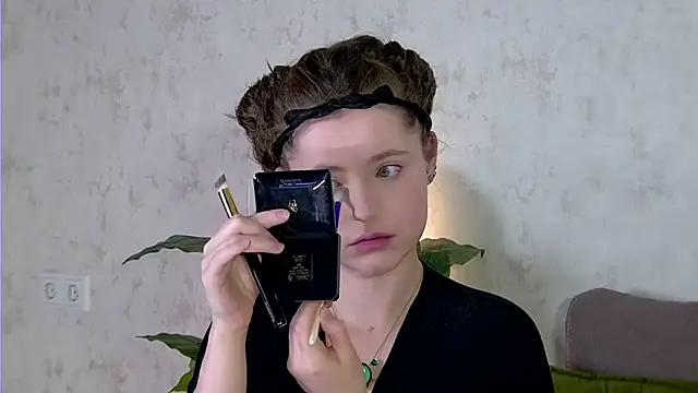 AshleyD  online show from 10/13/25, 02:46