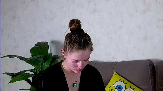 AshleyD  online show from 10/19/25, 02:58