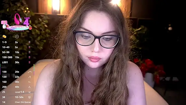 Snapshot of LuxSopphia chatting on 07/06/26, 12:23 LuxSopphia online show from 07/06/26, 12:23