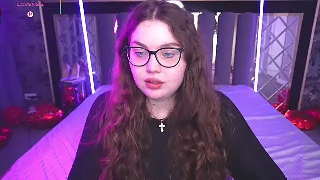 LuxSopphia online show from 02/16/26, 08:07