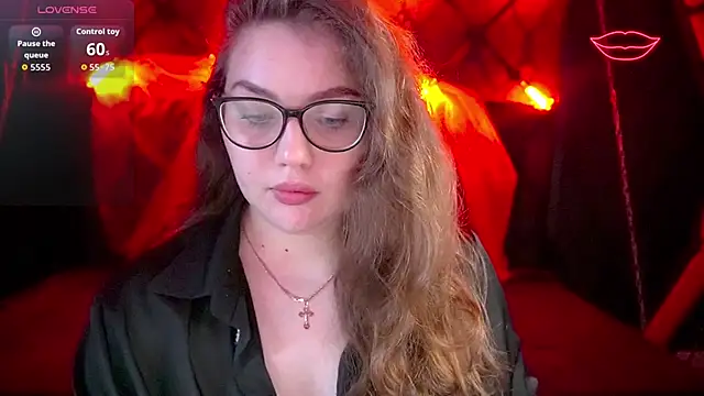 LuxSopphia online show from 11/08/25, 08:34