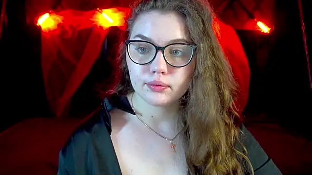 LuxSopphia online show from 11/04/25, 08:12