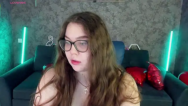 LuxSopphia online show from 02/20/26, 08:11