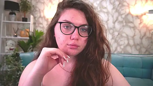 LuxSopphia online show from 11/25/25, 08:09