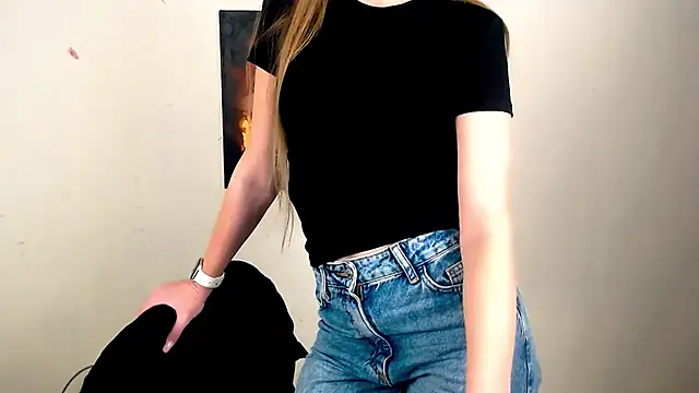 Doll Angelina online show from 04/08/26, 06:04