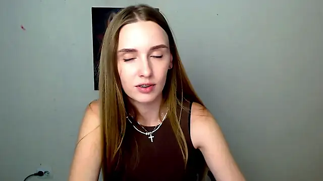 Snapshot of Doll_Angelina chatting on 07/17/26, 05:59 Doll Angelina online show from 07/17/26, 05:59