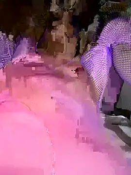 Lilbeezie81 online show from 02/09/26, 04:32