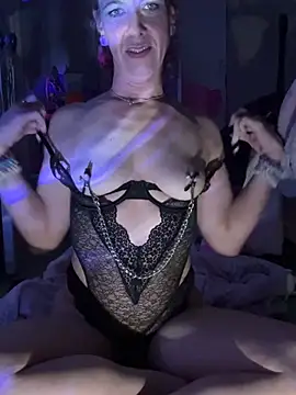 Lilbeezie81 online show from 03/01/26, 06:46