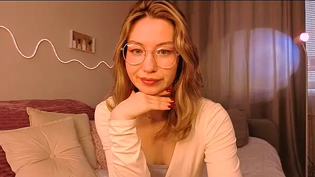 Snapshot of Lilo_Sims chatting on 09/21/25, 03:00 Lilo Sims online show from 09/21/25, 03:00