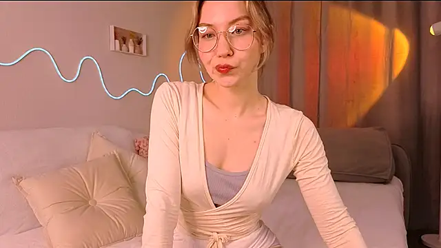 Snapshot of Lilo_Sims chatting on 09/24/25, 09:16 Lilo Sims online show from 09/24/25, 09:16