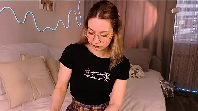 Snapshot of Lilo_Sims chatting on 10/16/25, 05:59 Lilo Sims online show from 10/16/25, 05:59