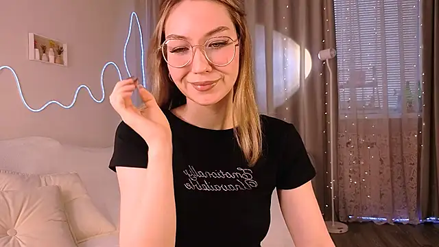 Snapshot of Lilo_Sims chatting on 11/10/25, 03:00 Lilo Sims online show from 11/10/25, 03:00