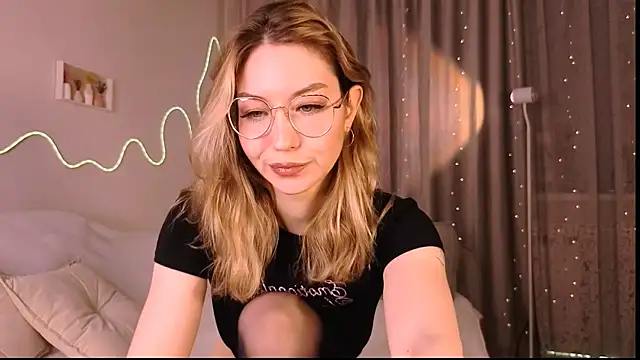 Snapshot of Lilo_Sims chatting on 11/24/25, 01:38 Lilo Sims online show from 11/24/25, 01:38