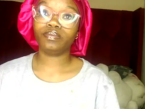 YummyMelanin117 online show from 11/20/25, 07:58