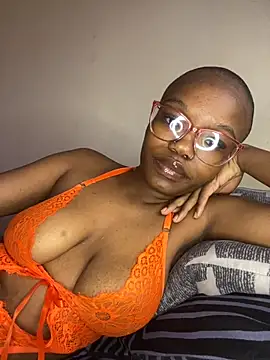 YummyMelanin117 online show from 10/27/25, 07:53