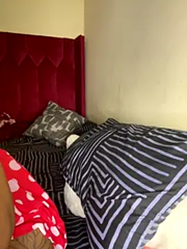 YummyMelanin117 online show from 12/16/25, 10:14