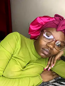 YummyMelanin117 online show from 11/17/25, 08:13