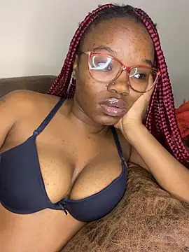 YummyMelanin117 online show from 04/28/26, 10:03