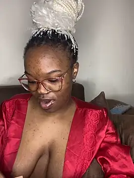 YummyMelanin117 online show from 04/16/26, 11:40