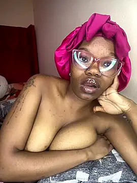 YummyMelanin117 online show from 11/25/25, 06:36