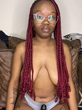 YummyMelanin117 online show from 04/29/26, 05:28