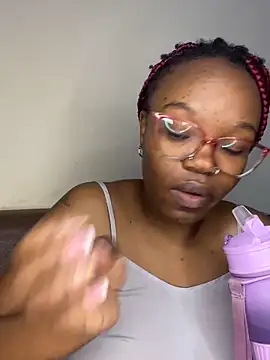 YummyMelanin117 online show from 05/10/26, 11:06