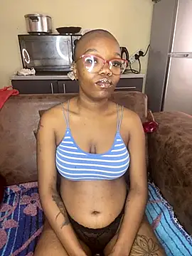 YummyMelanin117 online show from 10/29/25, 08:02