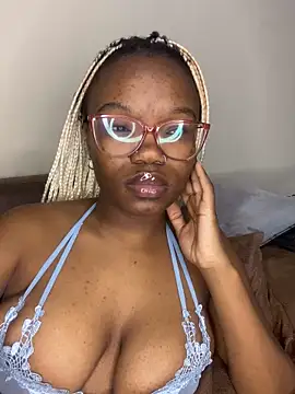 YummyMelanin117 online show from 04/21/26, 11:55