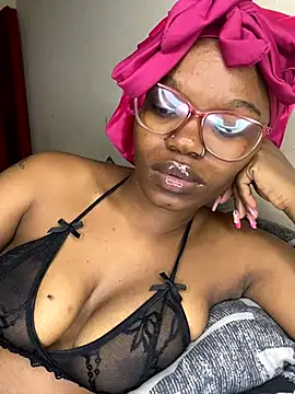 YummyMelanin117 online show from 11/26/25, 09:48