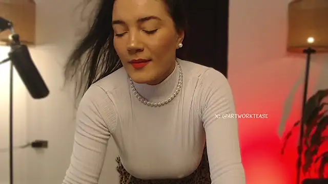 Artworktease online show from 03/12/25, 06:32