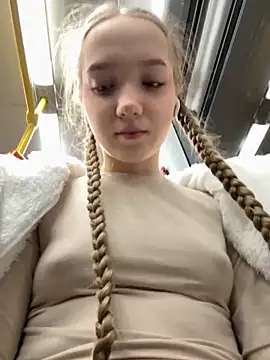 bambi lu online show from 10/31/25, 04:36