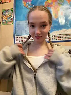 bambi lu online show from 04/04/26, 03:29