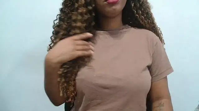 Snapshot of Angel_tammy chatting on 09/16/25, 06:25 Angel tammy online show from 09/16/25, 06:25