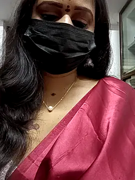 Snapshot of aparna99 chatting on 10/31/25, 07:21 aparna99 online show from 10/31/25, 07:21