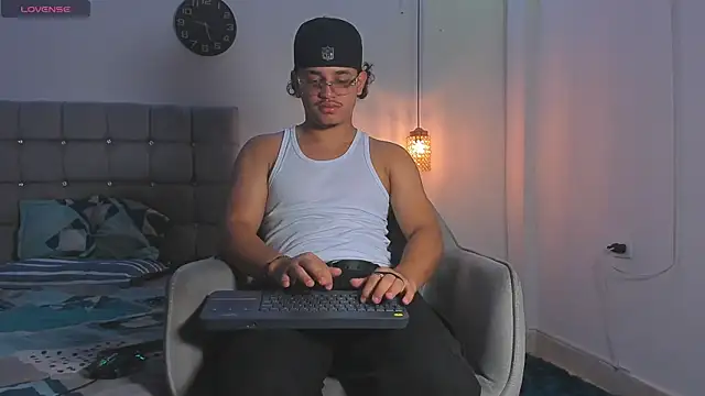 samxx muscle online show from 12/03/25, 02:16