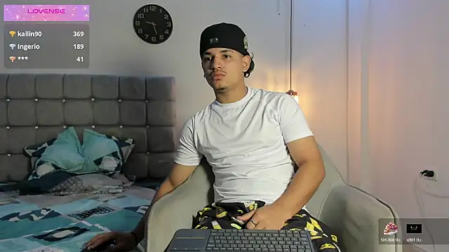 samxx muscle online show from 09/18/25, 01:47